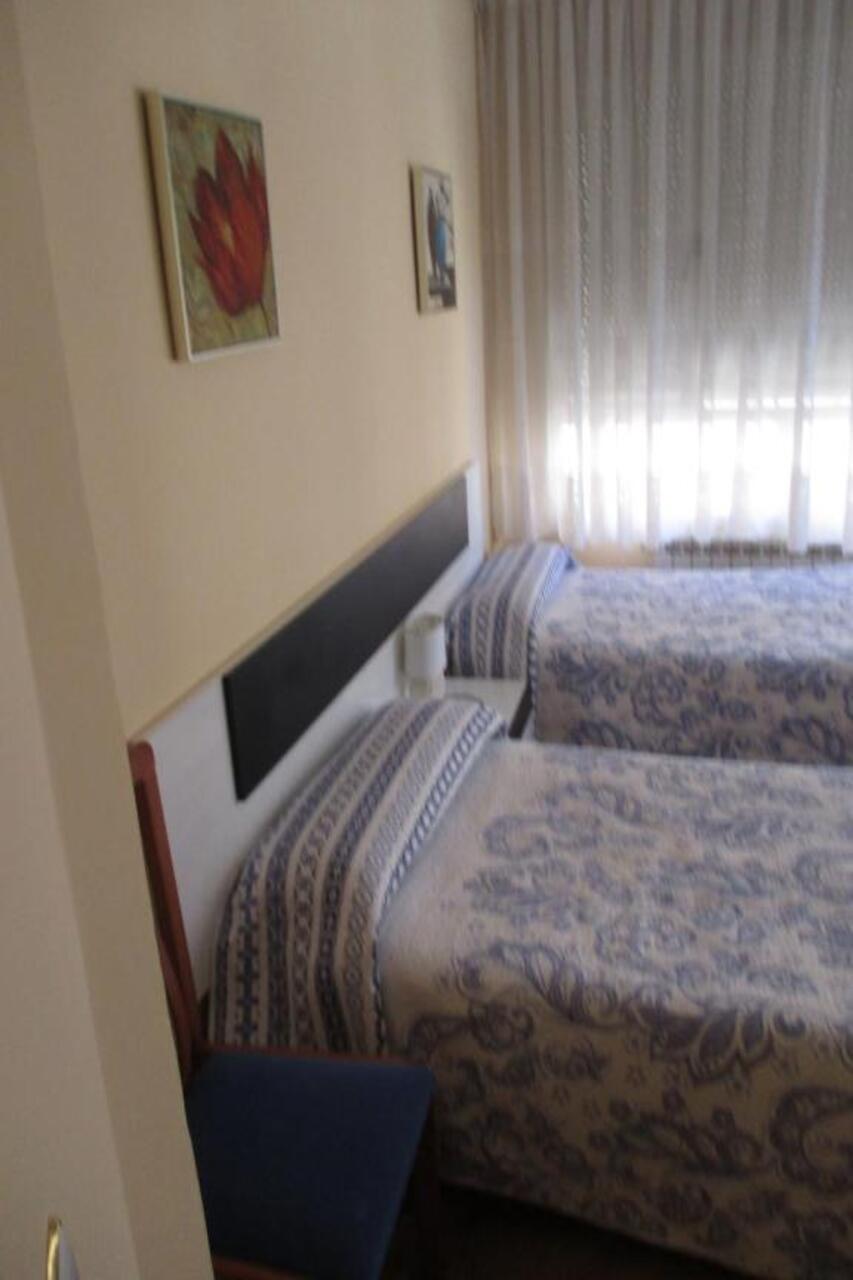 Hostal Becares Palencia Buitenkant foto