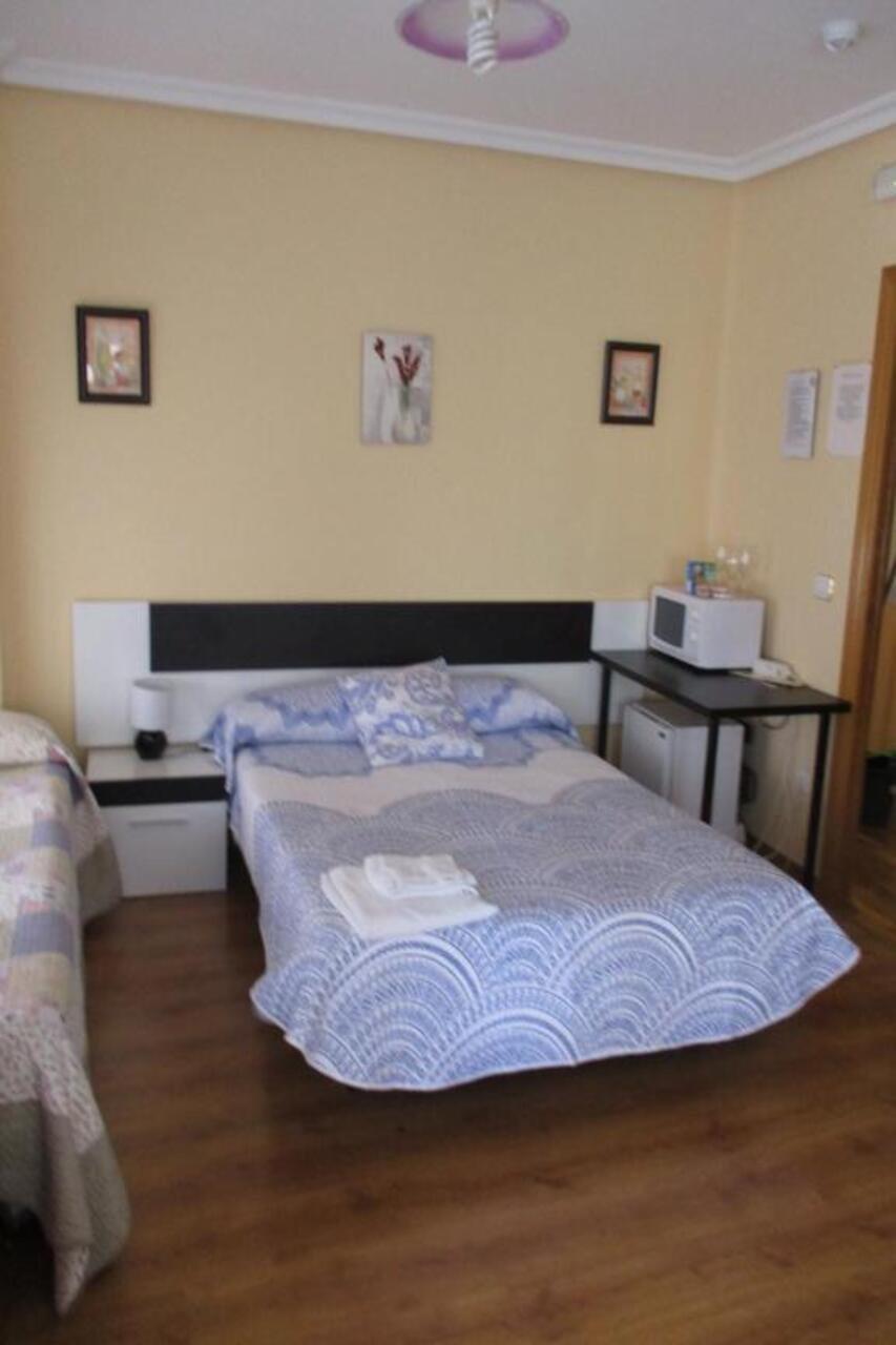 Hostal Becares Palencia Buitenkant foto