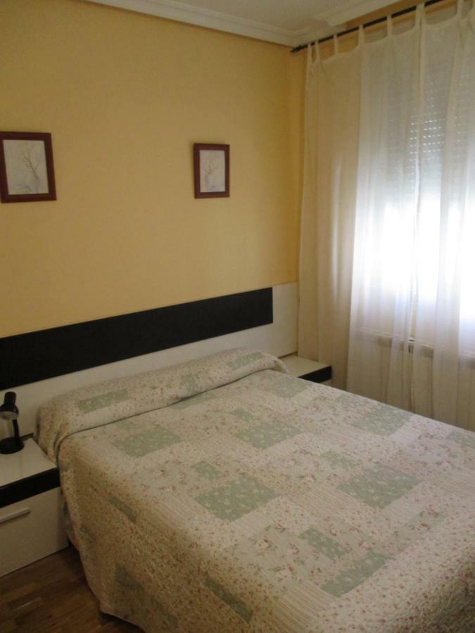 Hostal Becares Palencia Buitenkant foto