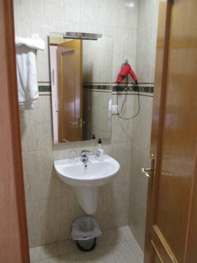 Hostal Becares Palencia Buitenkant foto